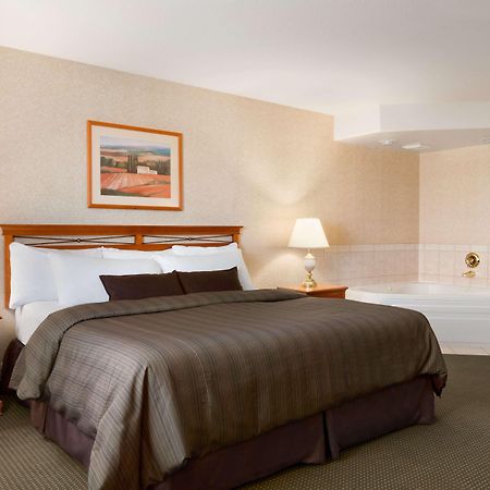 Days Inn By Wyndham Saskatoon Exterior foto