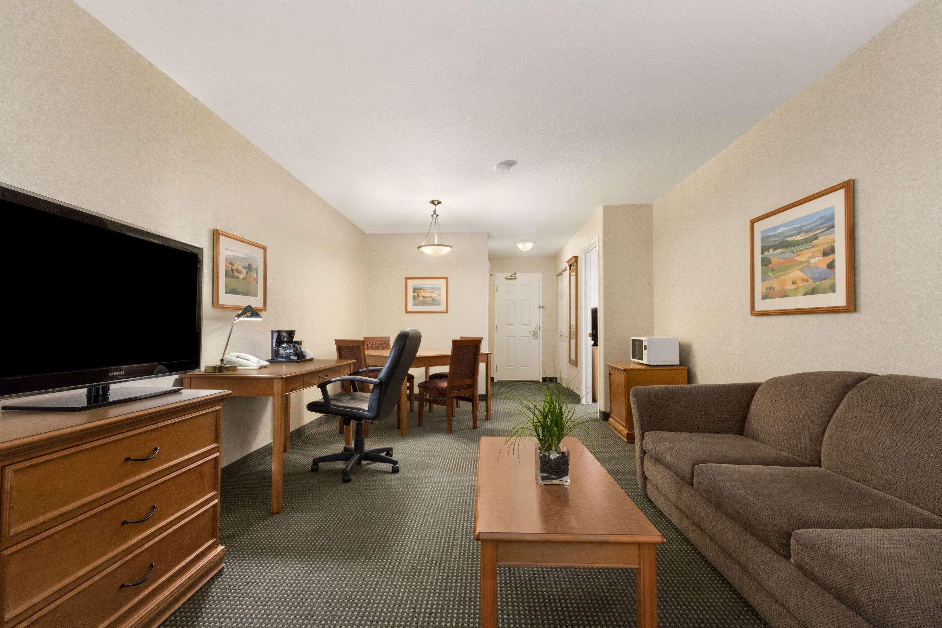 Days Inn By Wyndham Saskatoon Exterior foto
